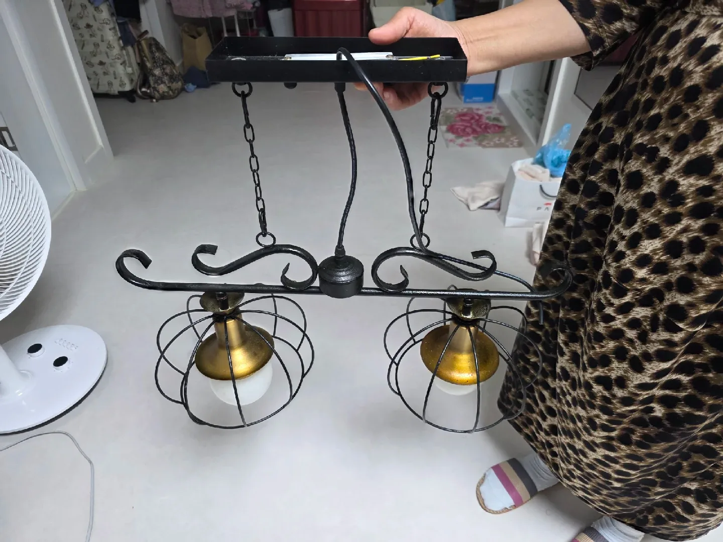 2구 블랙 철제 펜던트 조명 중고