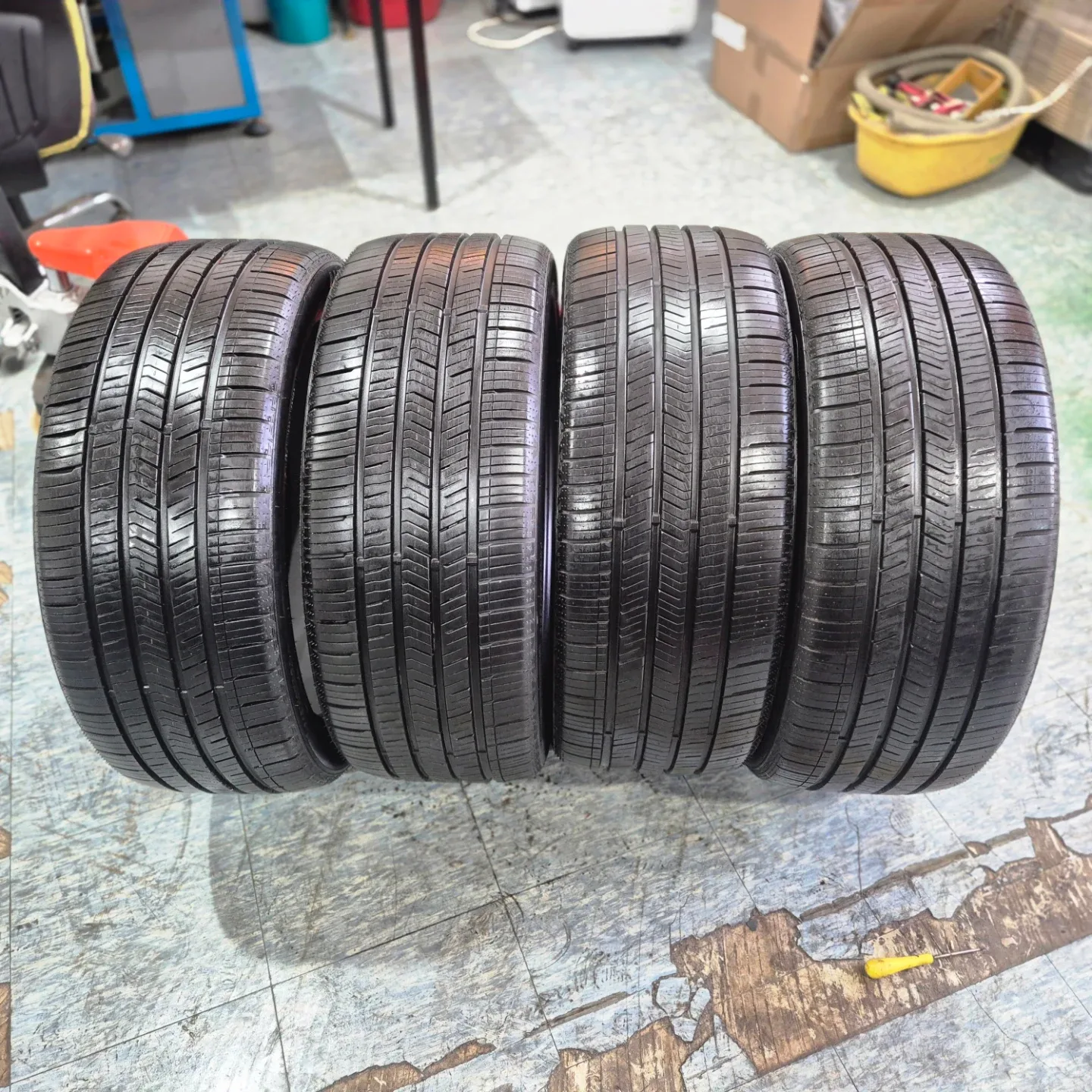 중고타이어 245 40R 20 4개