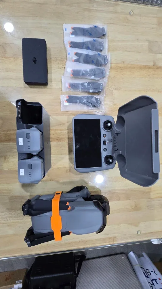 DJI Air3S 플라이모어콤보 _ 중고 판매합니다
