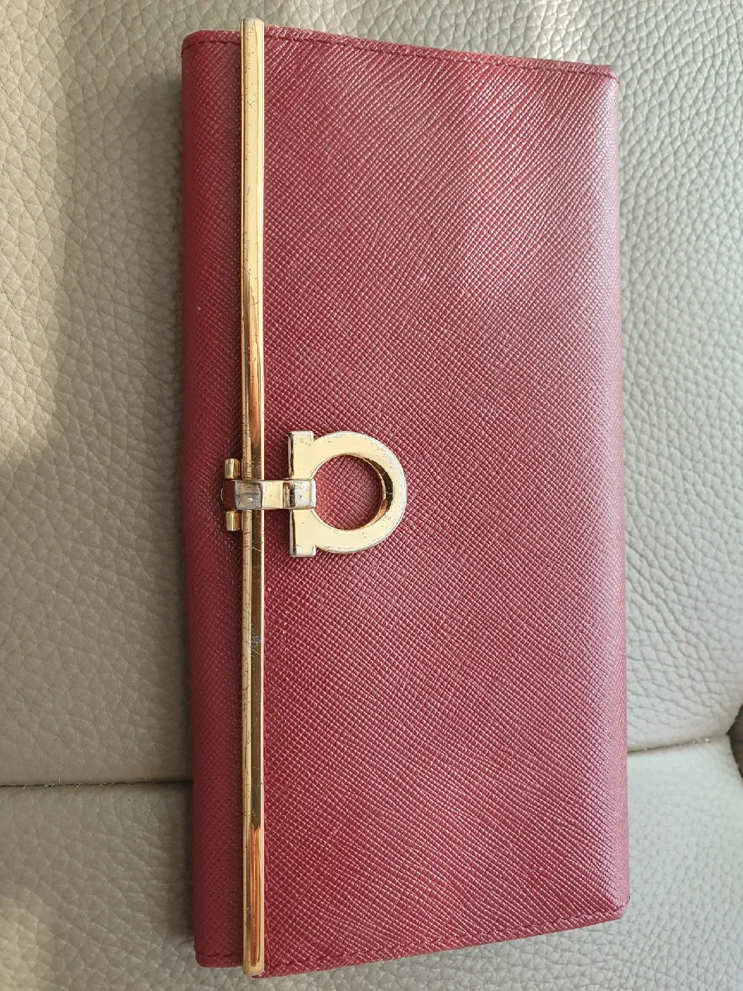 페라가모 버건디 장지갑