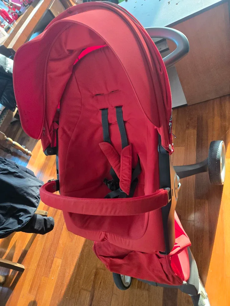 스토케 익스플로리 유모차 빨강