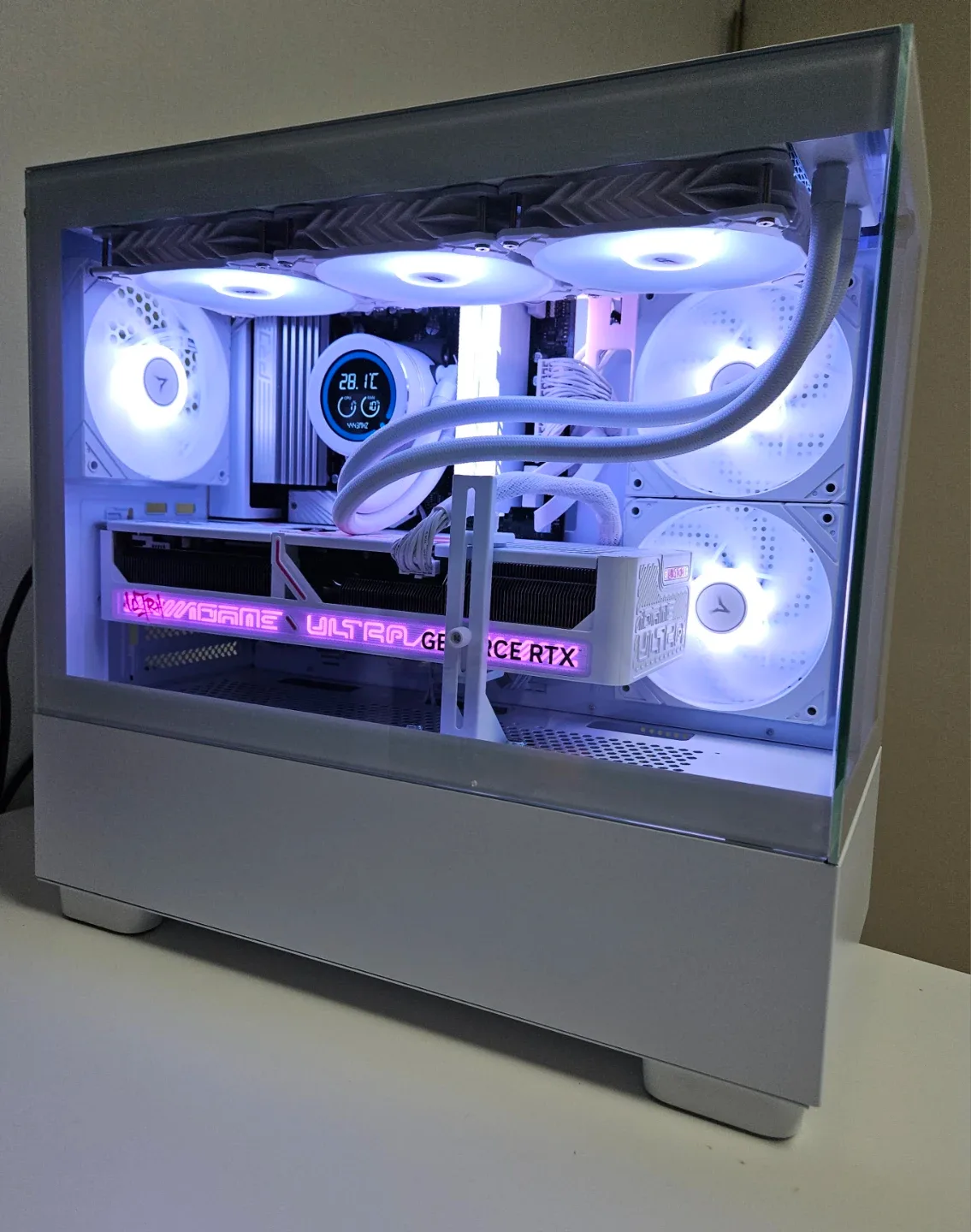 9800X3D RTX5080 초고사양 화이트 데스크탑