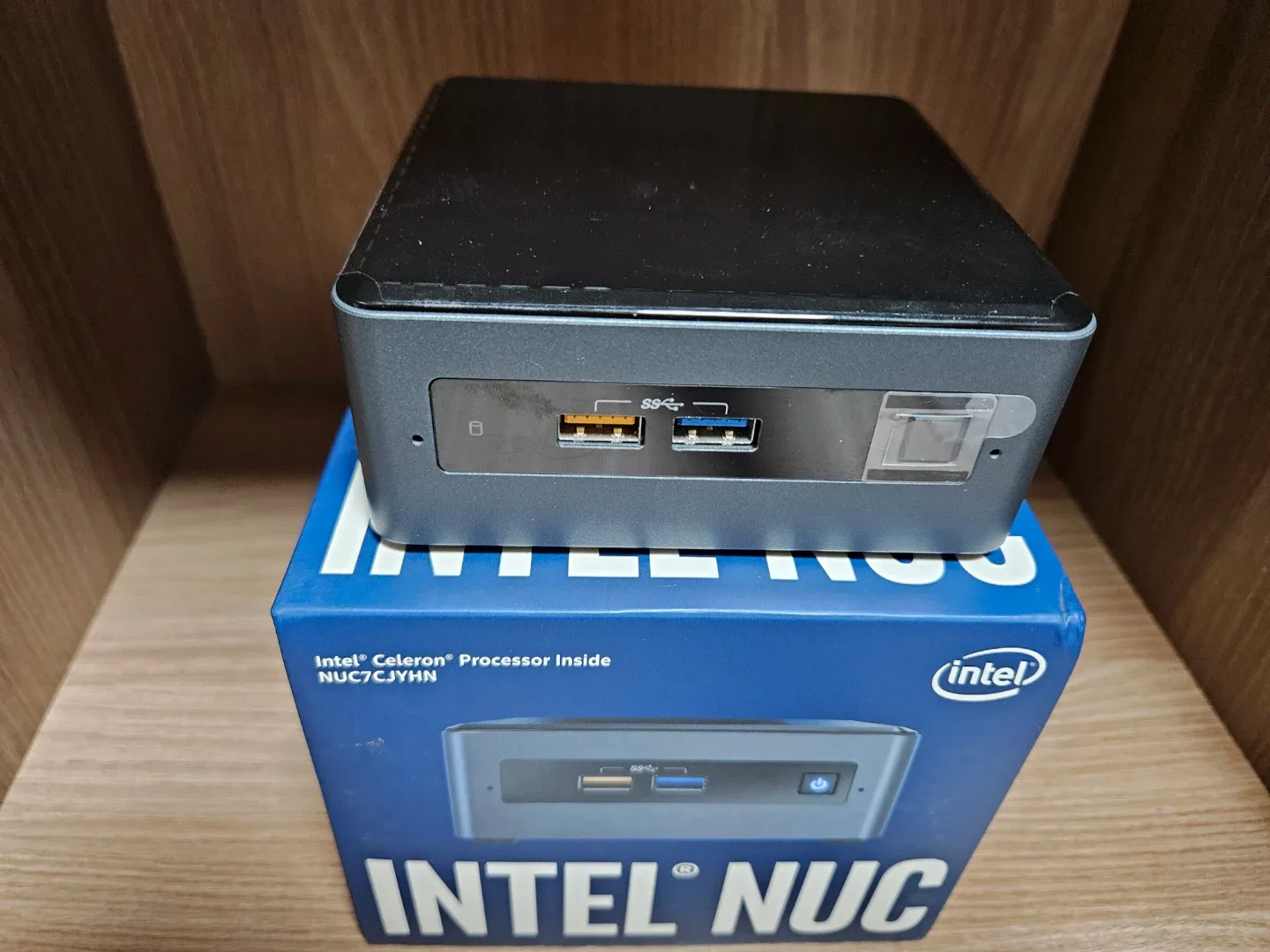 인텔 NUC 미니 PC 키트 NUC7CJYH