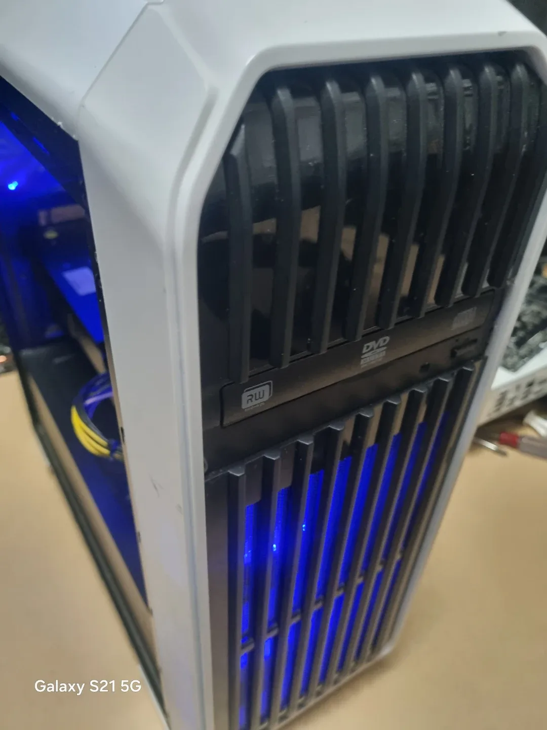 라이젠 5 3400g, RX 570 8gb 게임용컴퓨터