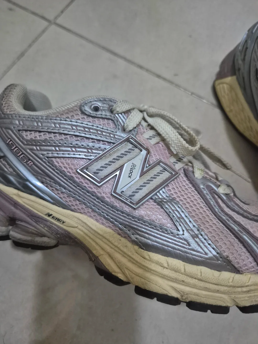 뉴발란스 운동화225