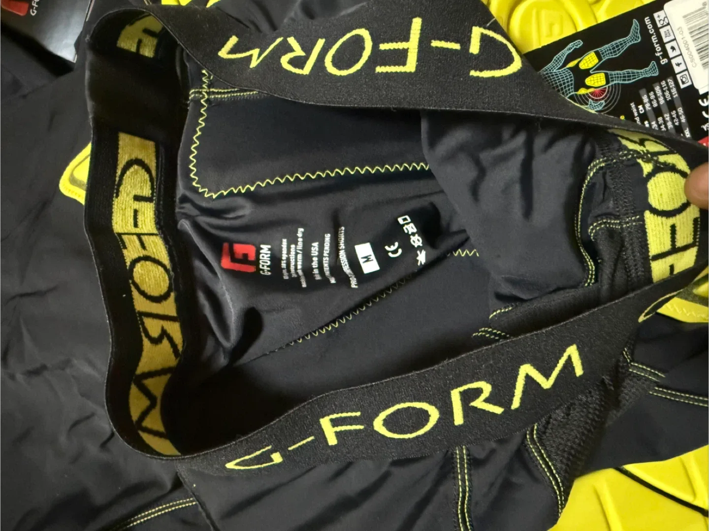 G-Form Pro-T 엉덩이 보호대 M 지폼