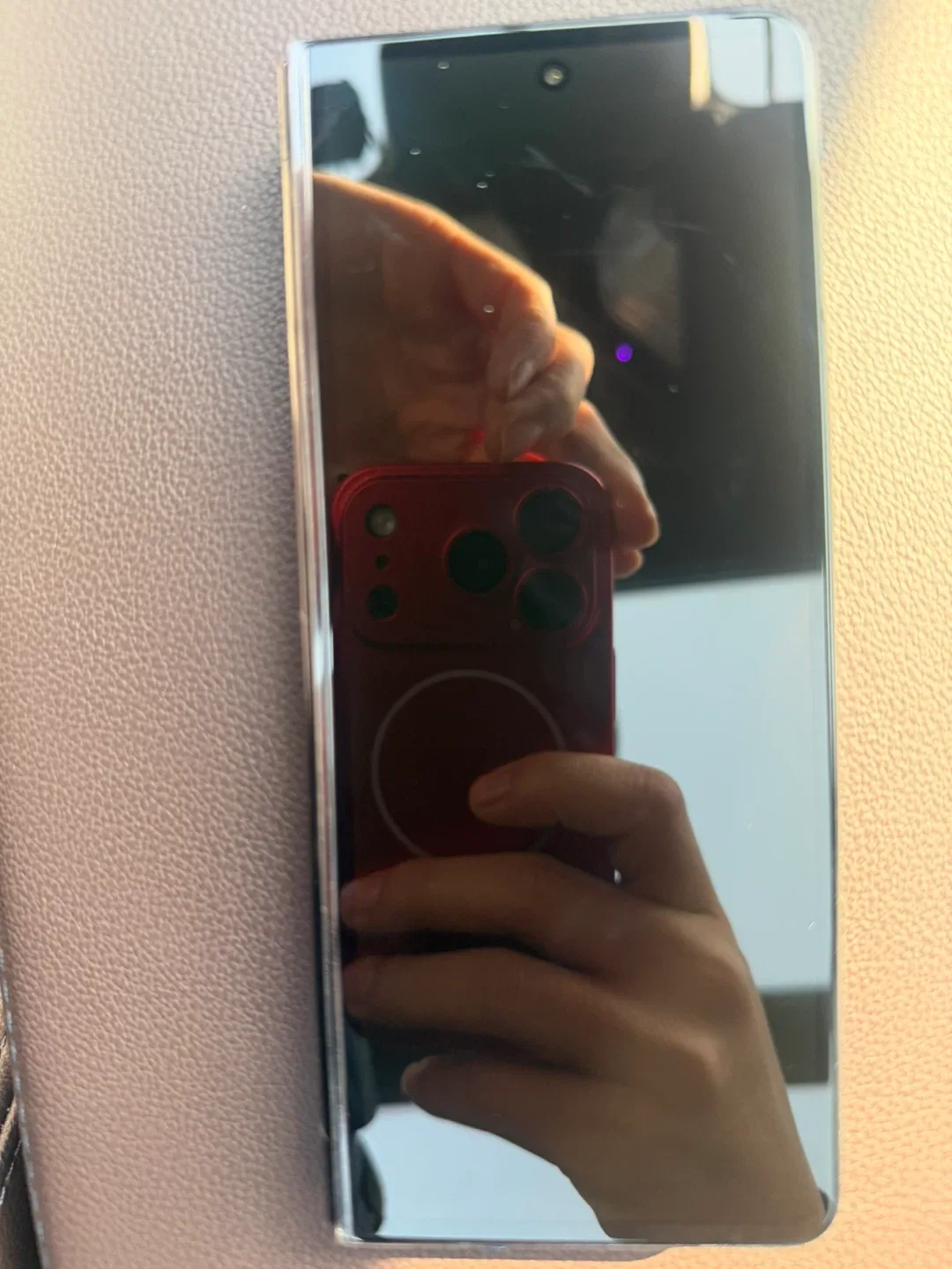 삼성 갤럭시 Z 폴드5 512GB방금 수리 하고 나와서 생활 기스도 없어요