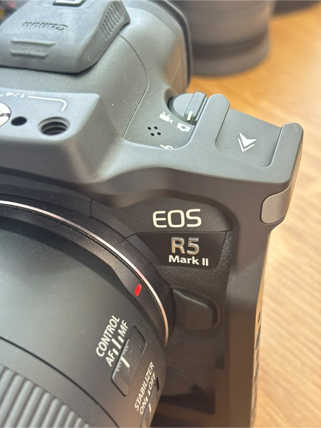 (거의 새거)캐논 EOS R5 Mark II 카메라, 배터리 1개