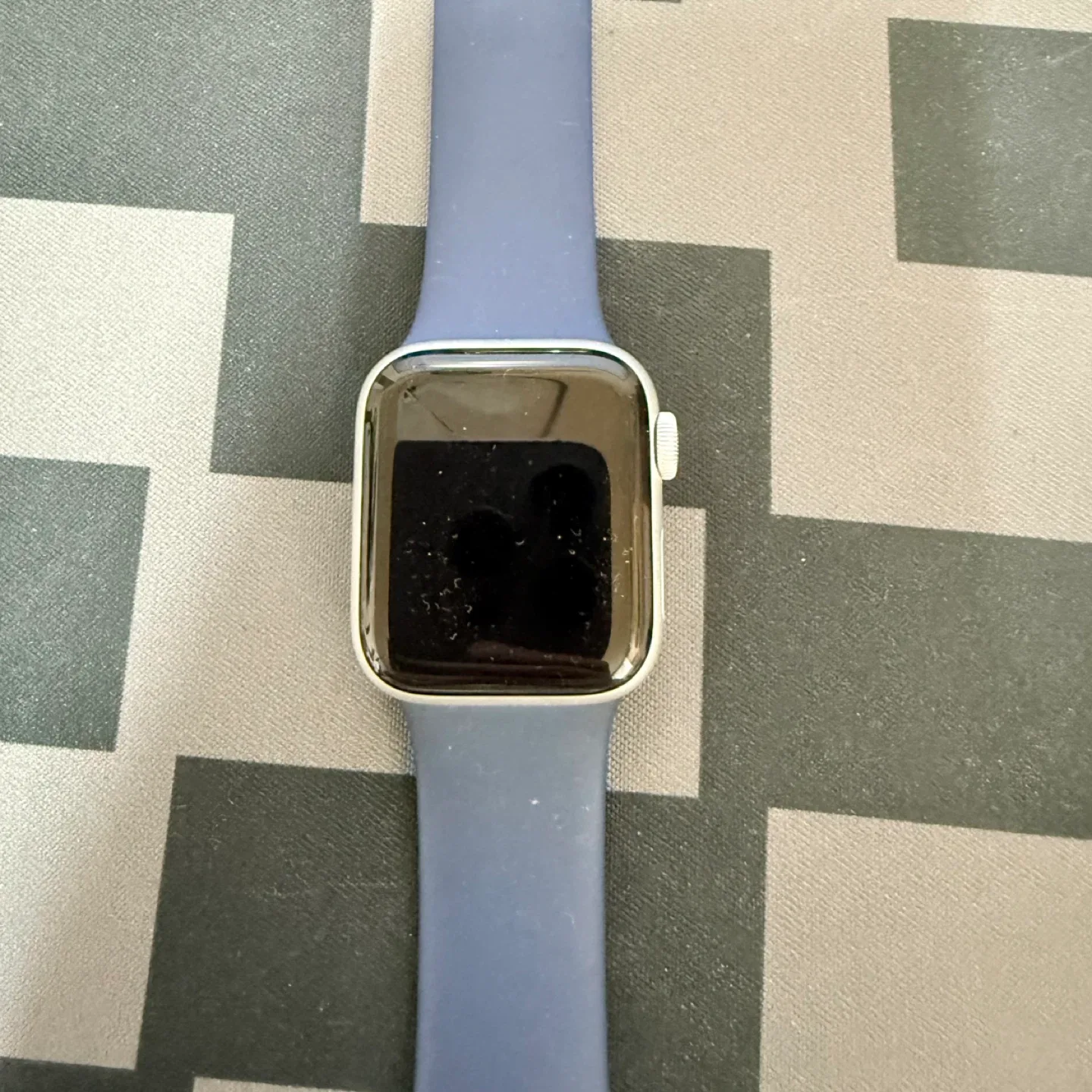 애플워치 SE2 40mm 실버 gps 배터리 성능 100% (정품 충전기 포함)