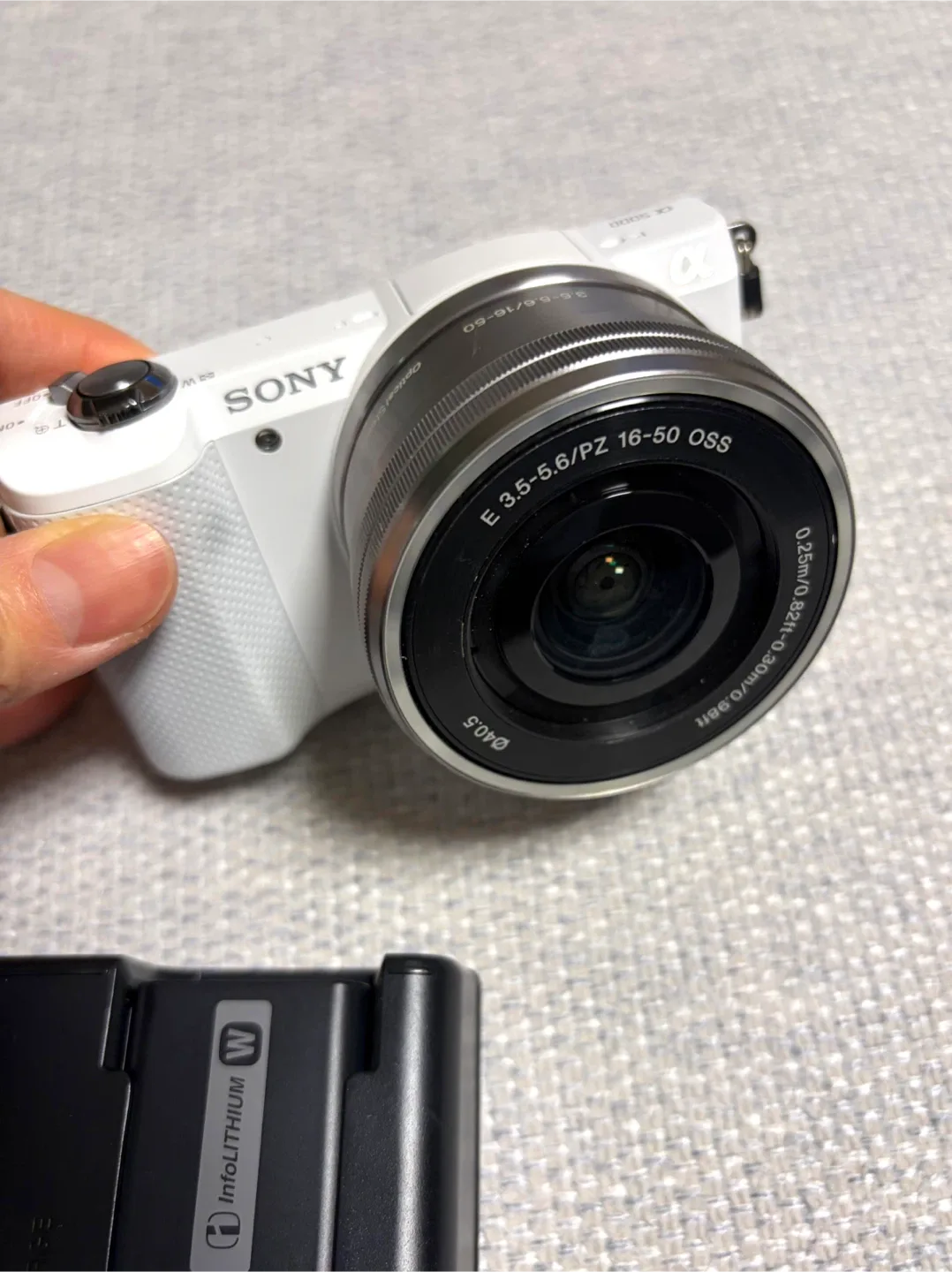 소니 A5000 미러리스 카메라 화이트