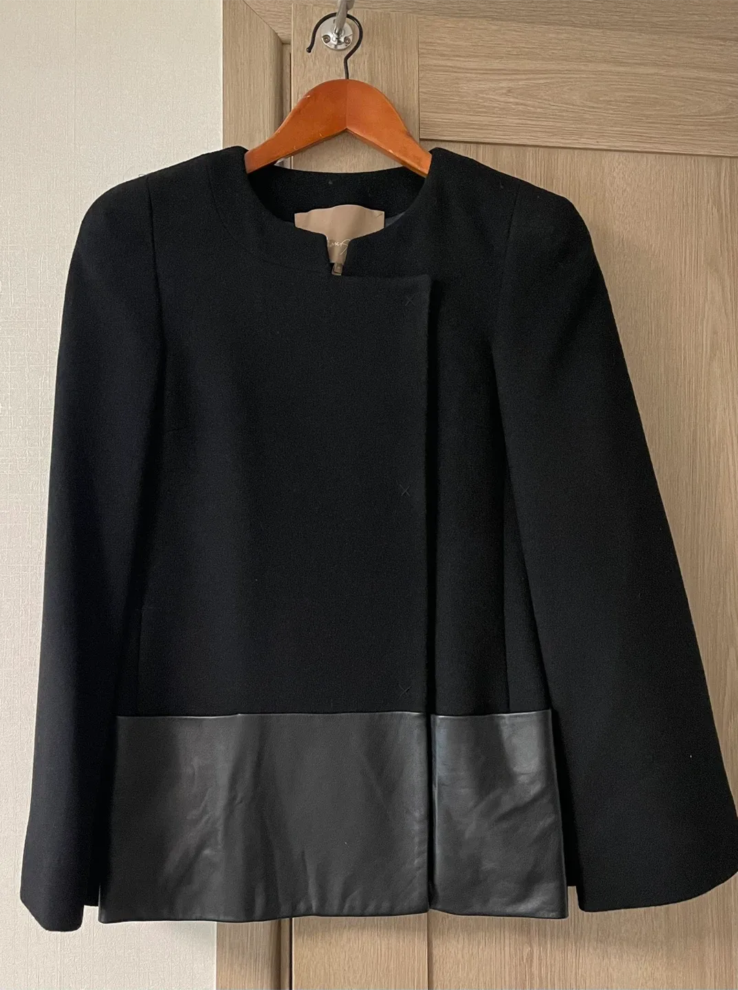 Max Azria 블랙케이프망토