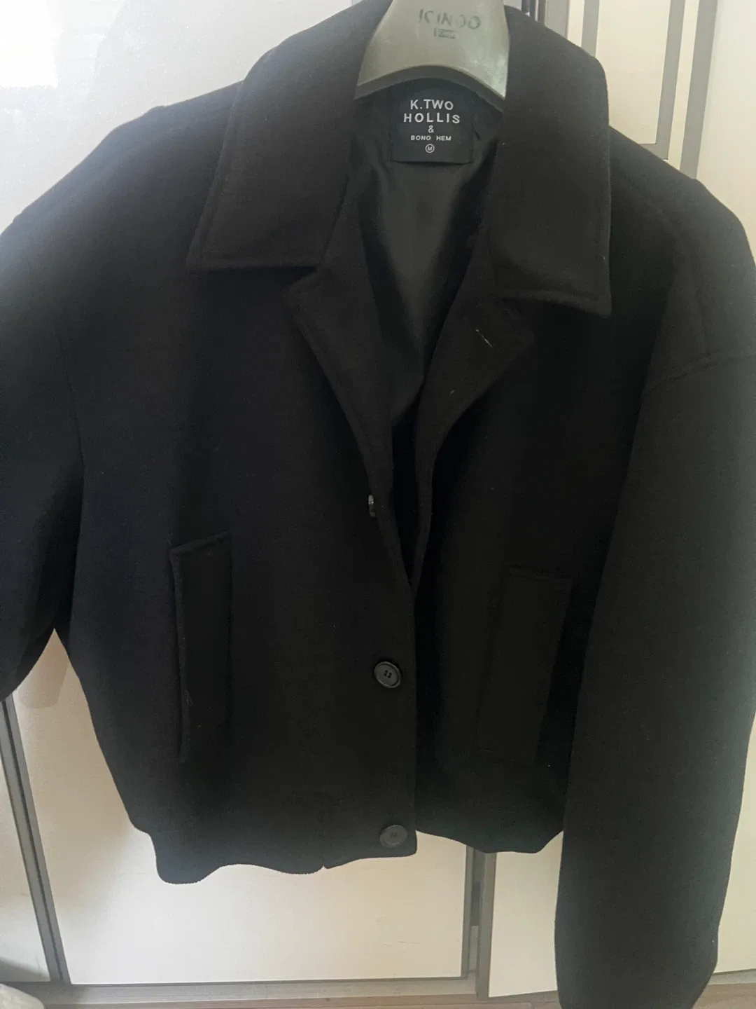 K.TWO HOLLIS 블랙 숏 코트