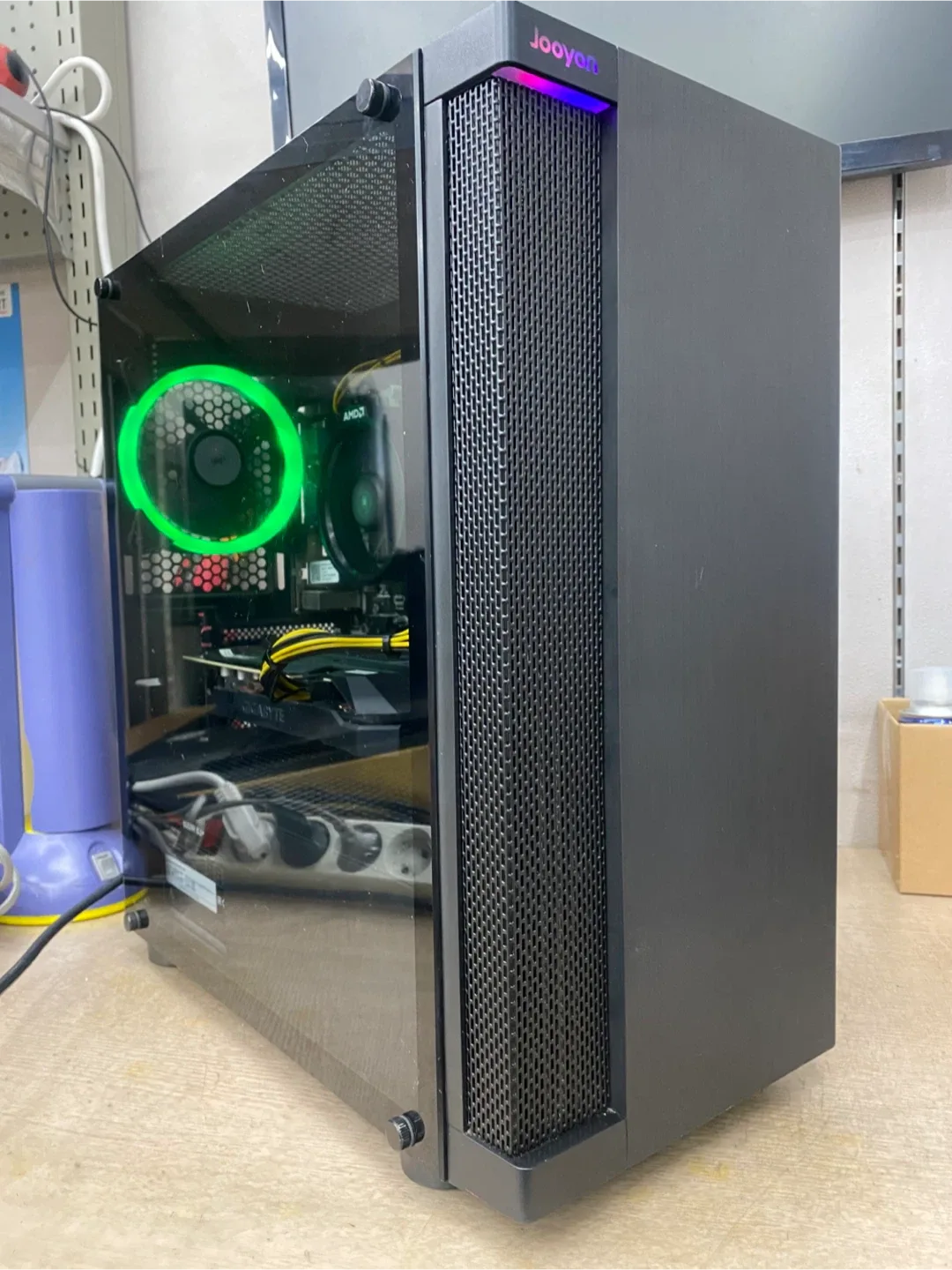 라이젠5-3500/RTX2060 게이밍컴퓨터. 키보드. 마우스. 헤드셋 판매합니다