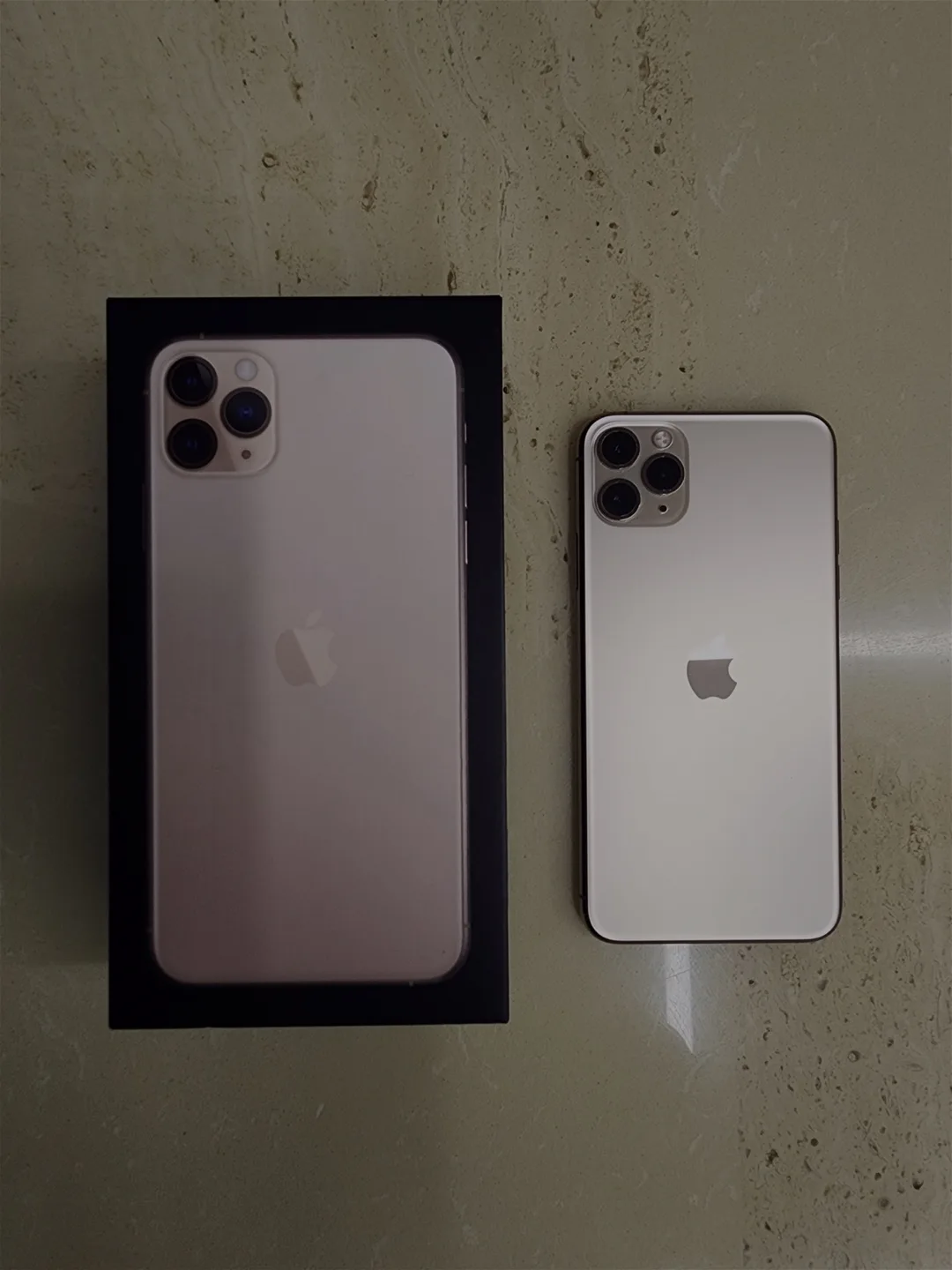 블루 아이폰12프로맥스 256GB, 상태 양호·잔상 있음