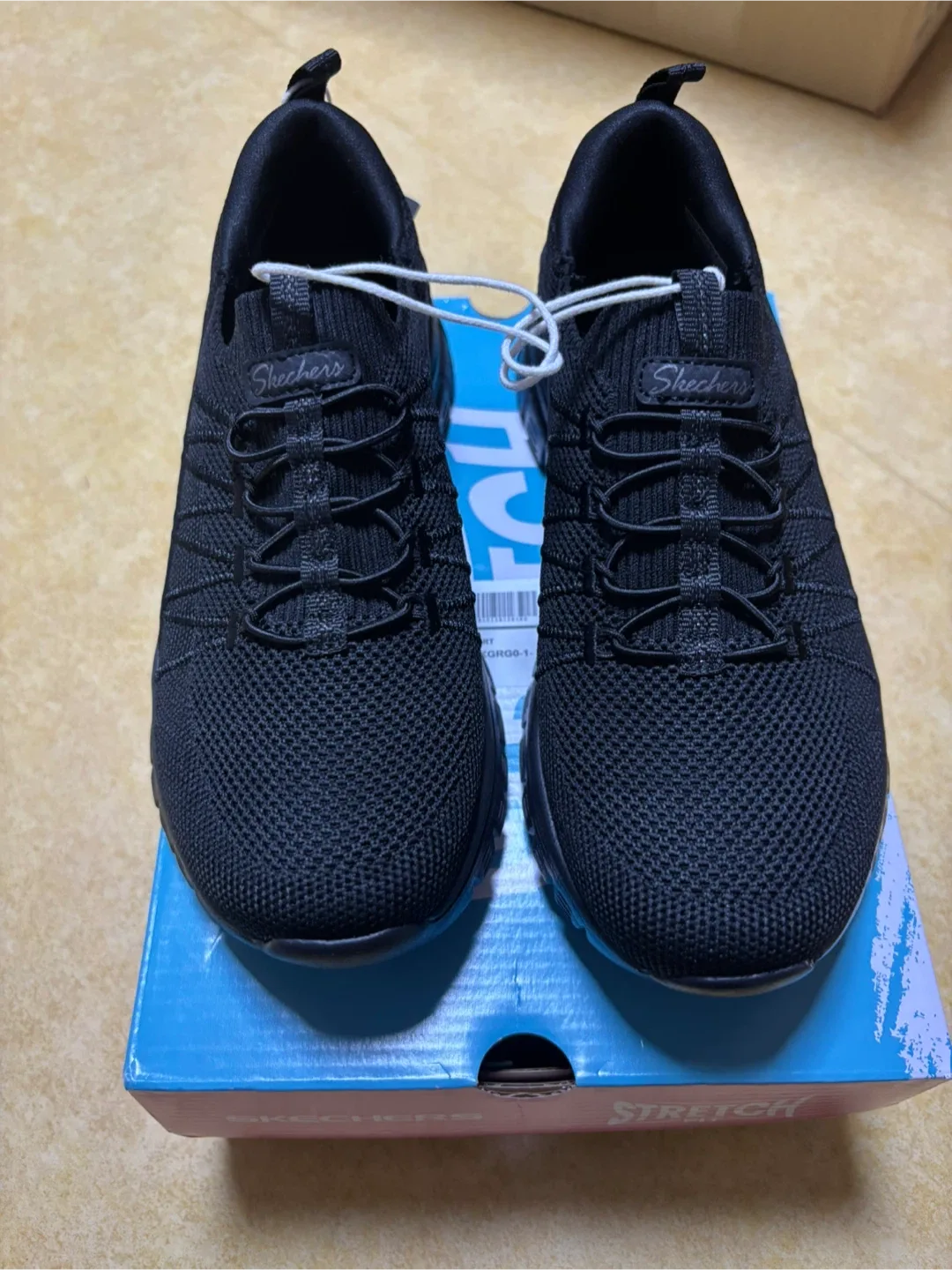 스케쳐스 검정 운동화 235mm 새상품