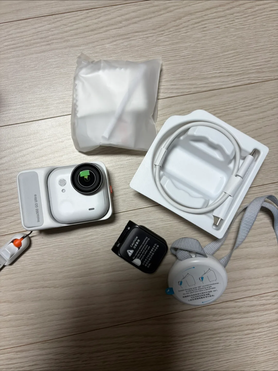 인스타360 GO Ultra 화이트 + ssd 128gb