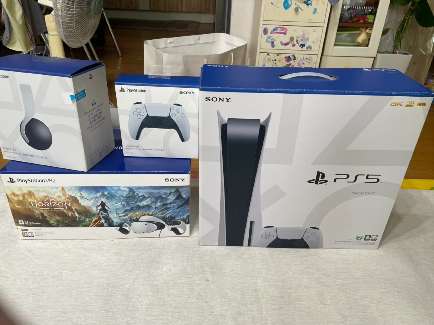 PS5 디스크 에디션 + VR2 + 헤드셋 풀세트