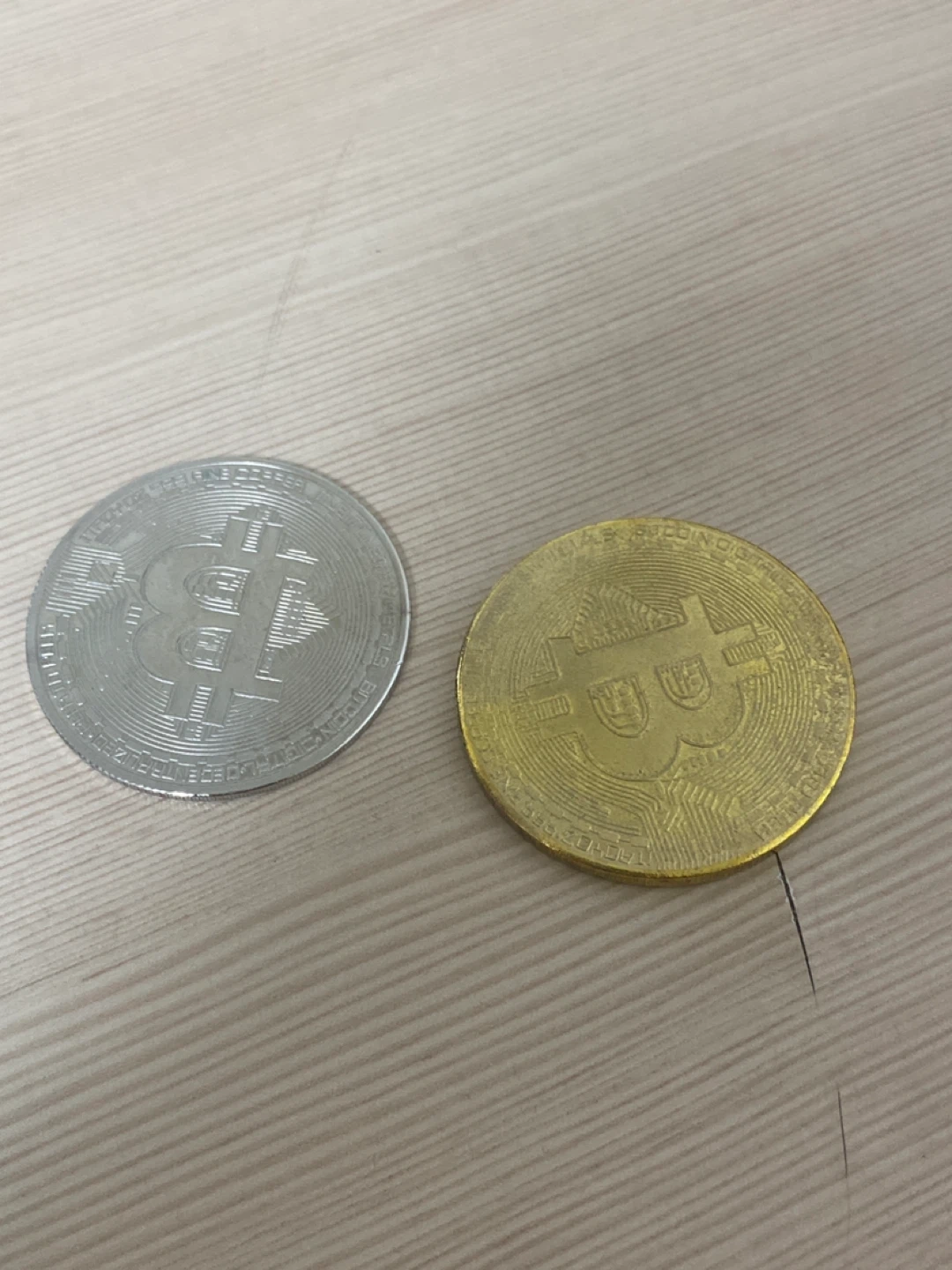 비트코인 기념 주화 (은색, 금색) | 취미/게임/음반 | 당근 중고거래