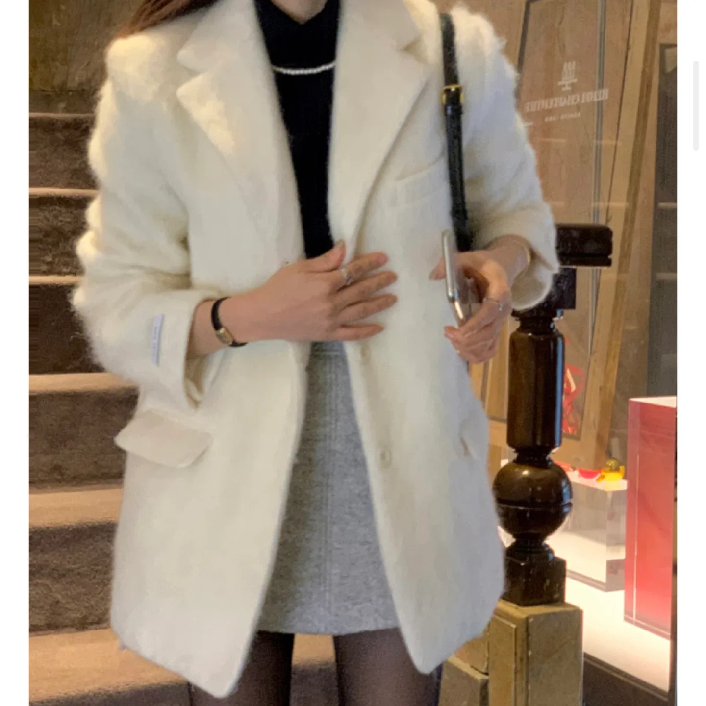 (새상품)모던로브 브러쉬 헤어 하프 코트자켓