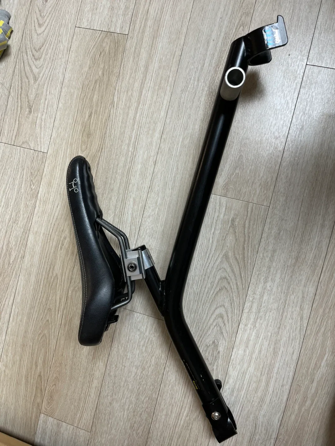 페레 브롬튼 유아 자전거 안장