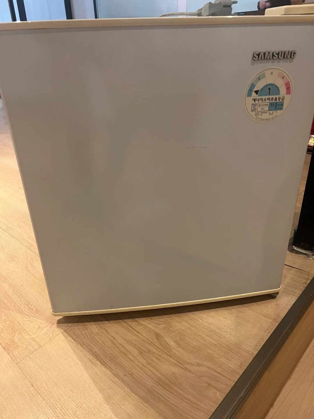 삼성 미니 냉장고 SR050AW