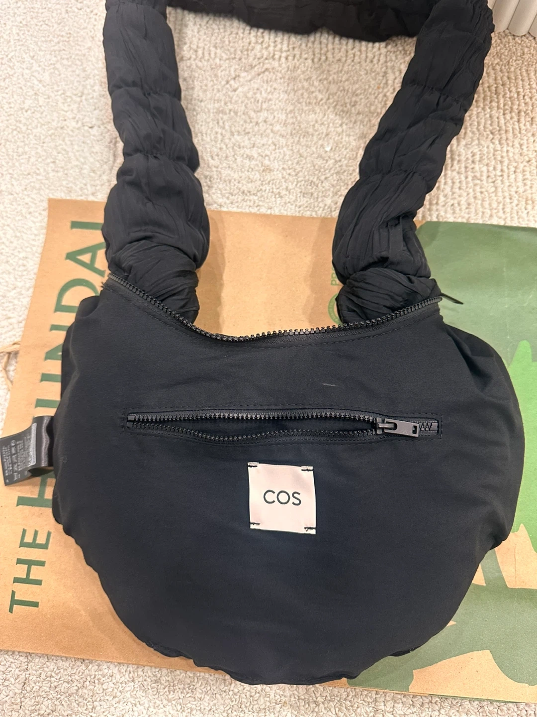 COS 코스 리플 크로스바디 백 블랙 | 여성잡화 | 당근 중고거래