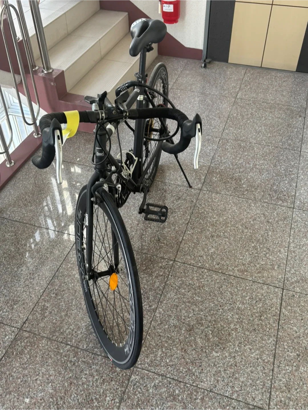XED 로드 자전거 블랙