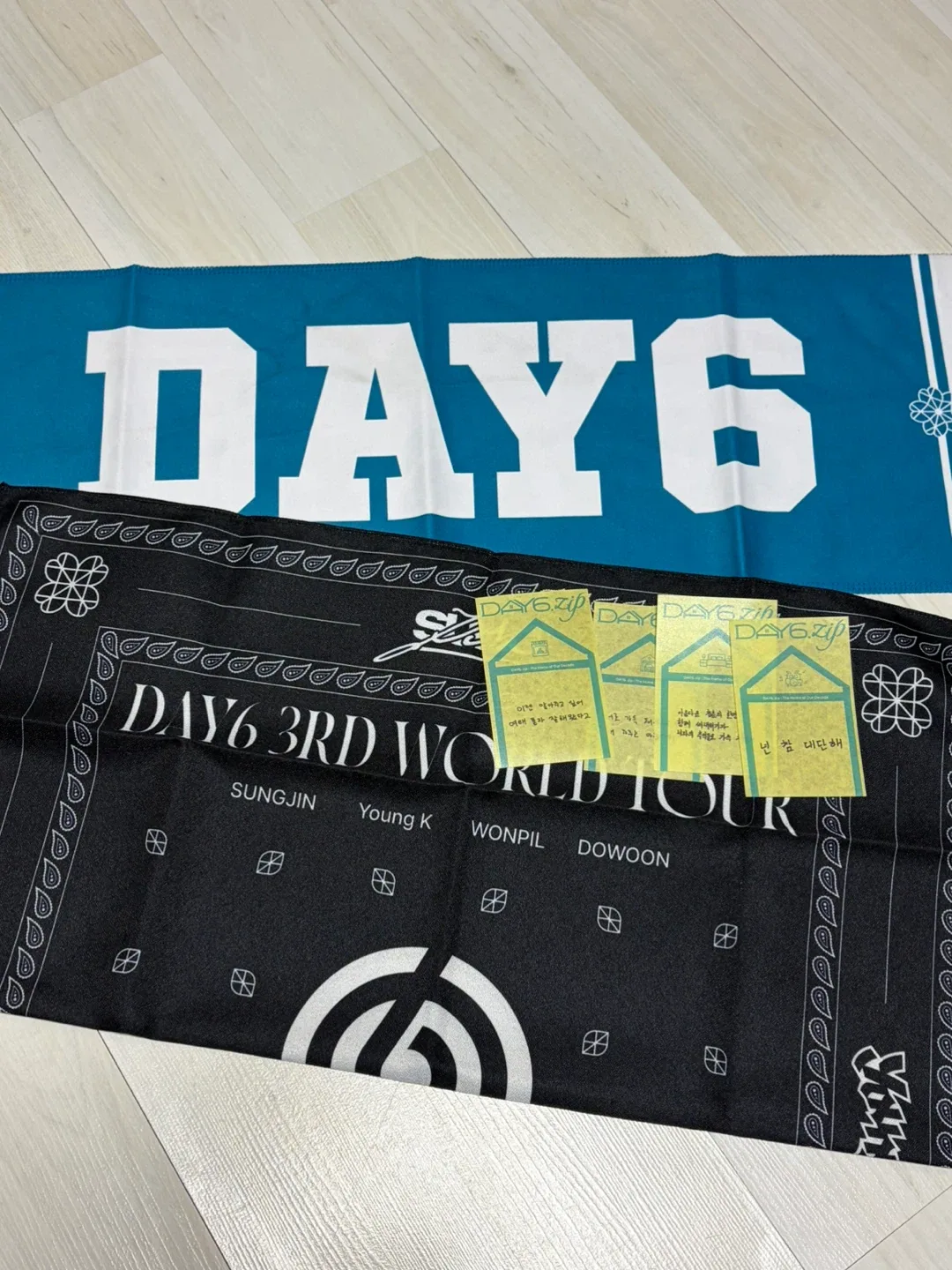 DAY6 데이식스 포에버영 굿즈 반다나 + 슬로건 + 컨페티 증정