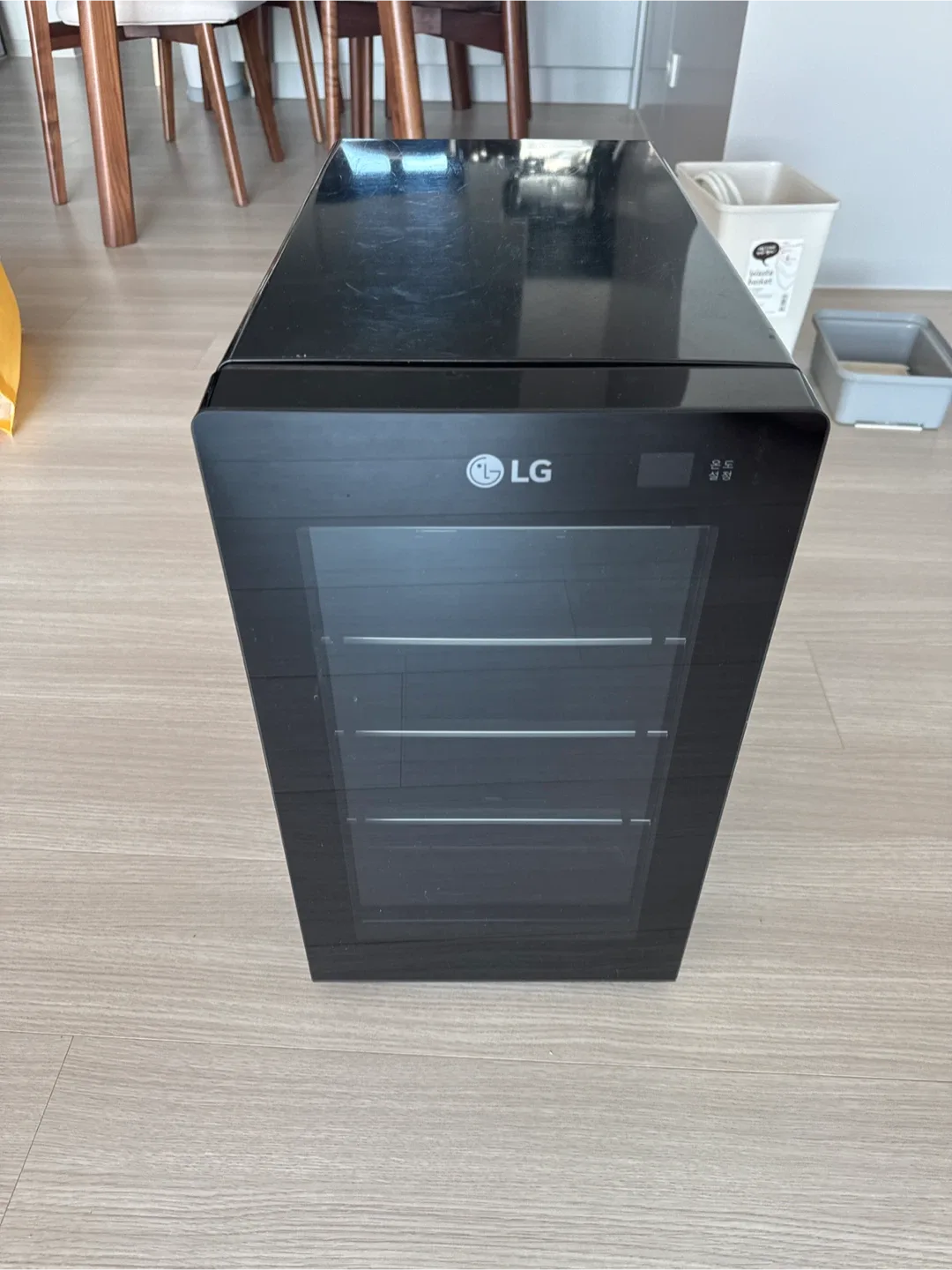 Lg와인셀러(와인냉장고) w087b 모델 팝니다