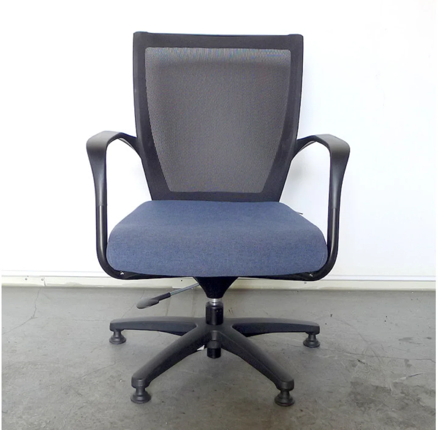 묵현. 시디즈 T-50 시리즈 오피스체어. 상태 좋아요.