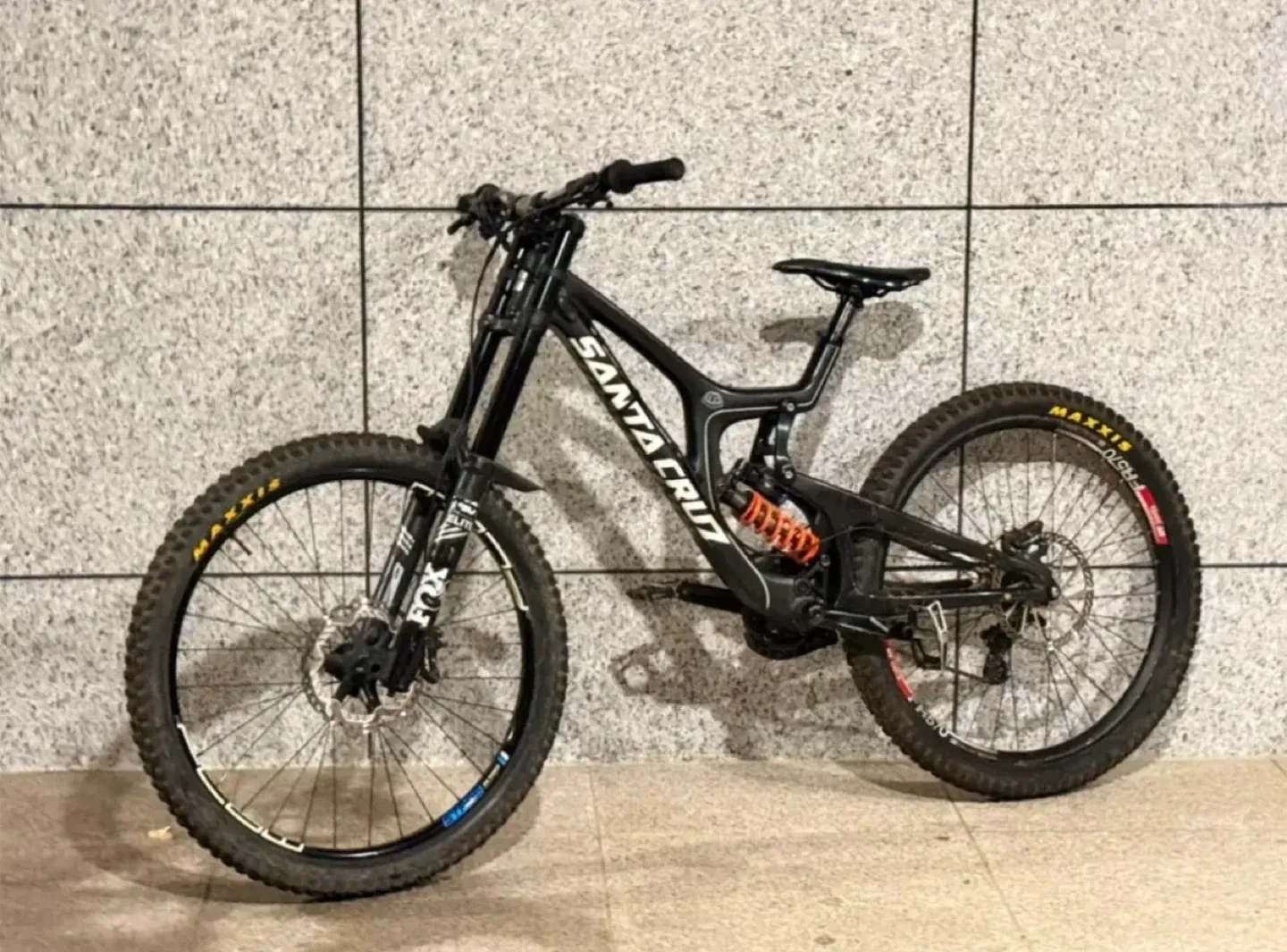 산타크루즈 v10 풀샥 mtb 자전거