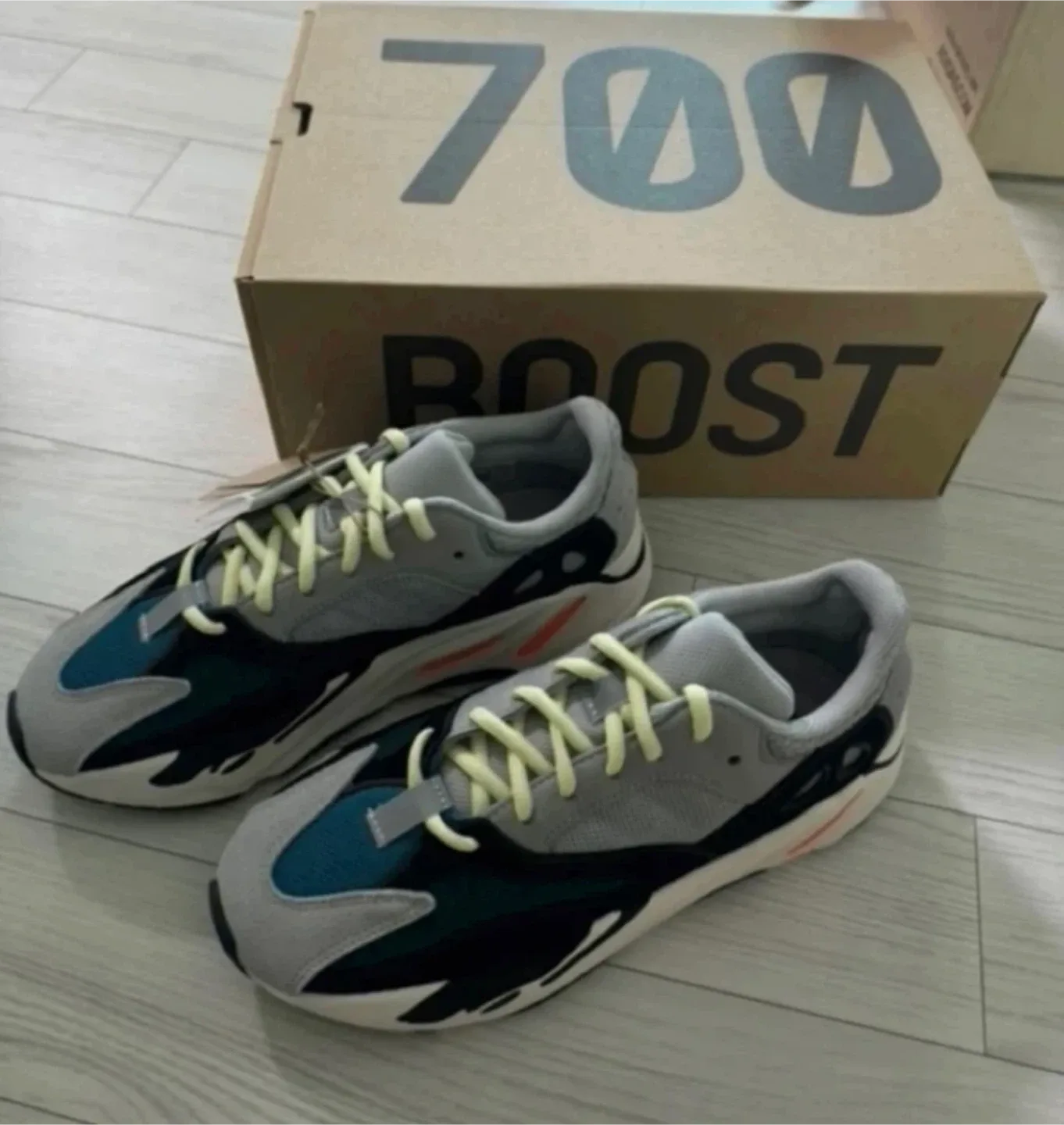 이지부스트 700 웨이브러너 265 새제품