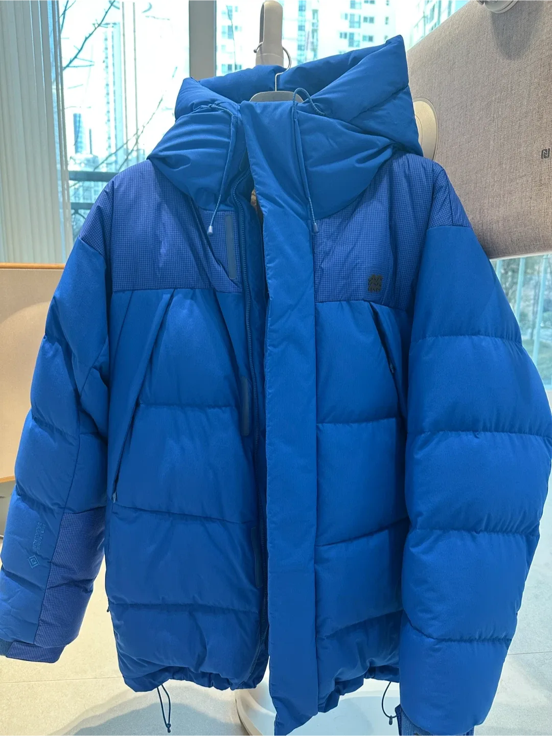 코오롱히어로빌레이다운M사이즈 새제품 대장패딩 히말라야