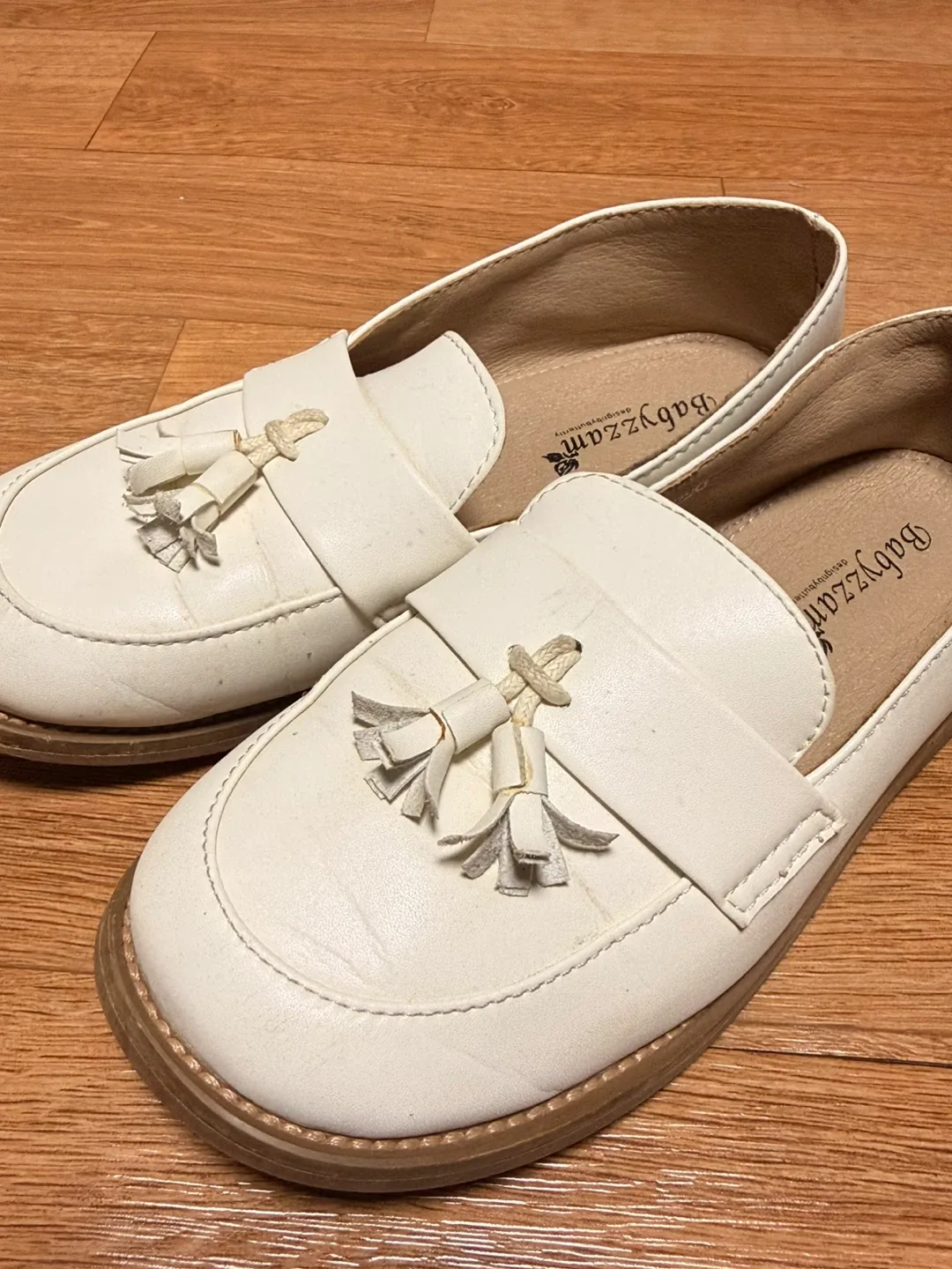 아이보리 태슬 로퍼 - 220size