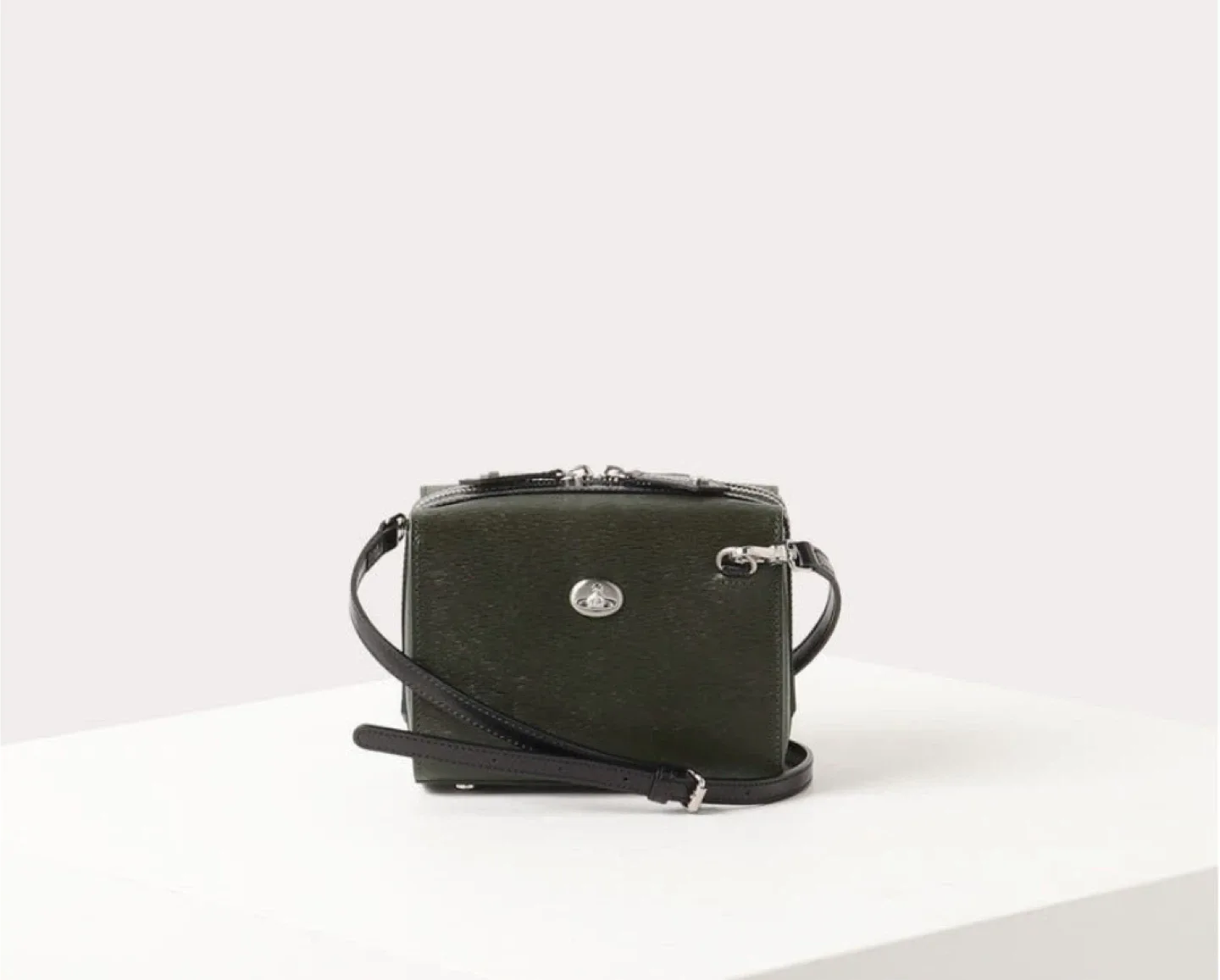 비비안웨스트우드 크로스백 블랙