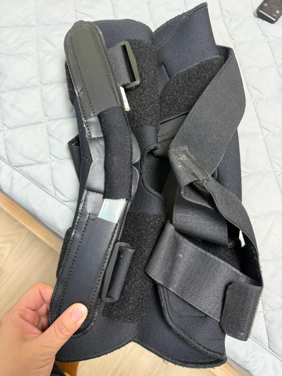 왼쪽 무릎 보호대 L