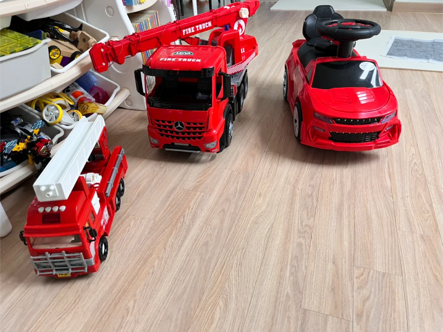 레나 기가 파이어트럭 lena giga firetruck, 전동차