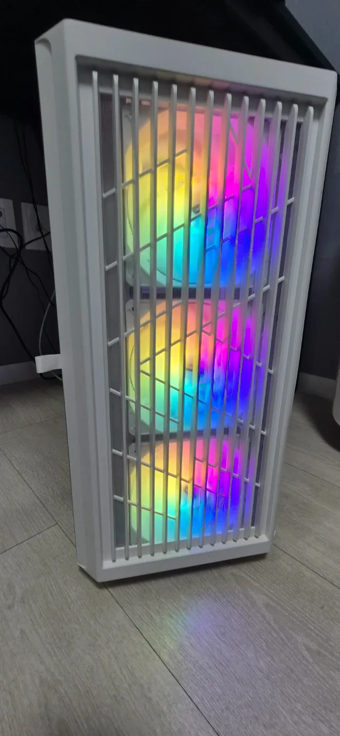 신품급 보증남은 7500F + RTX 4060 게이밍 컴퓨터 모니터 풀세트 팝니다.