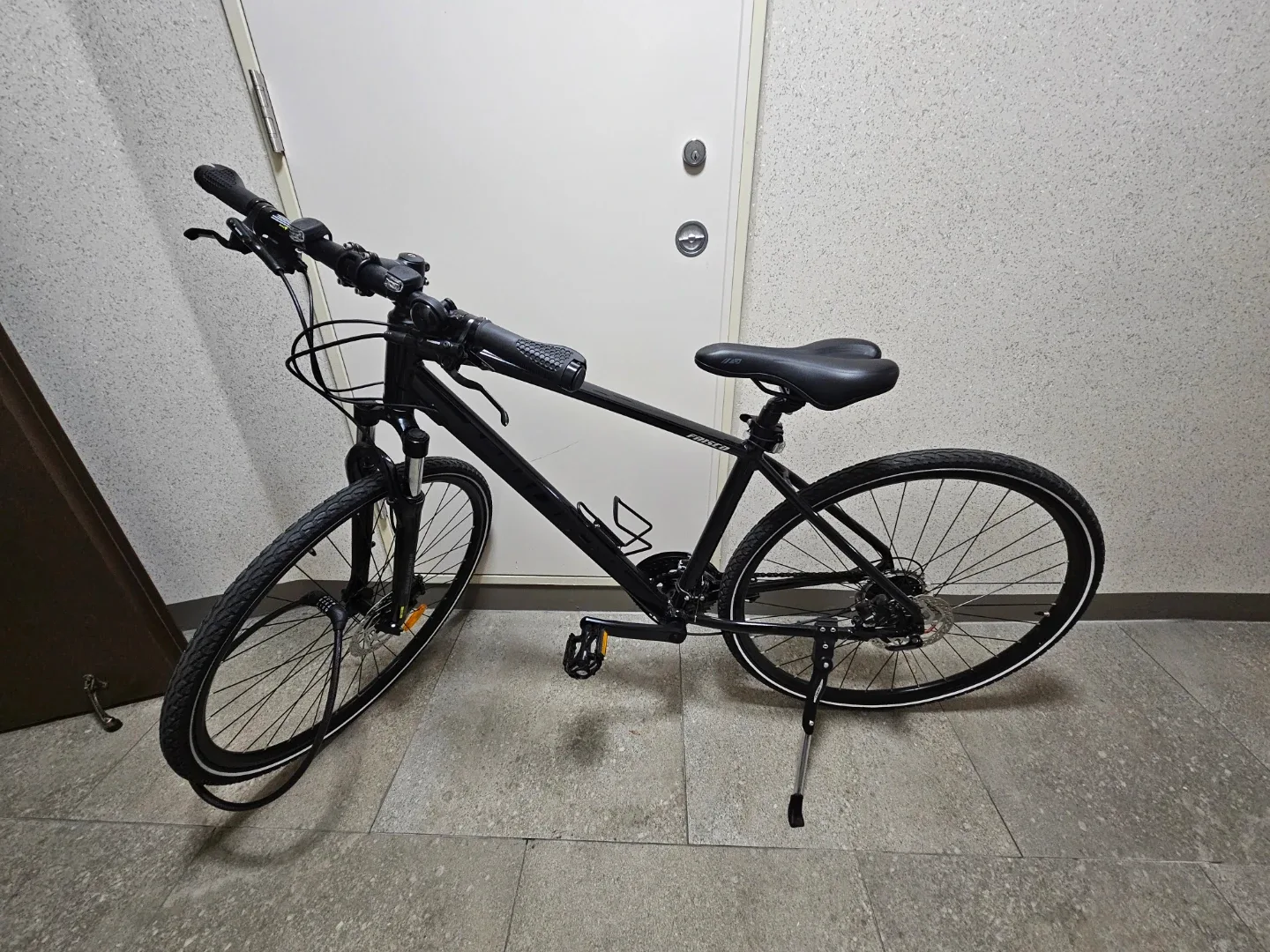 삼천리 하이브리드 새상품급 Frisco 700C 블랙 자전거