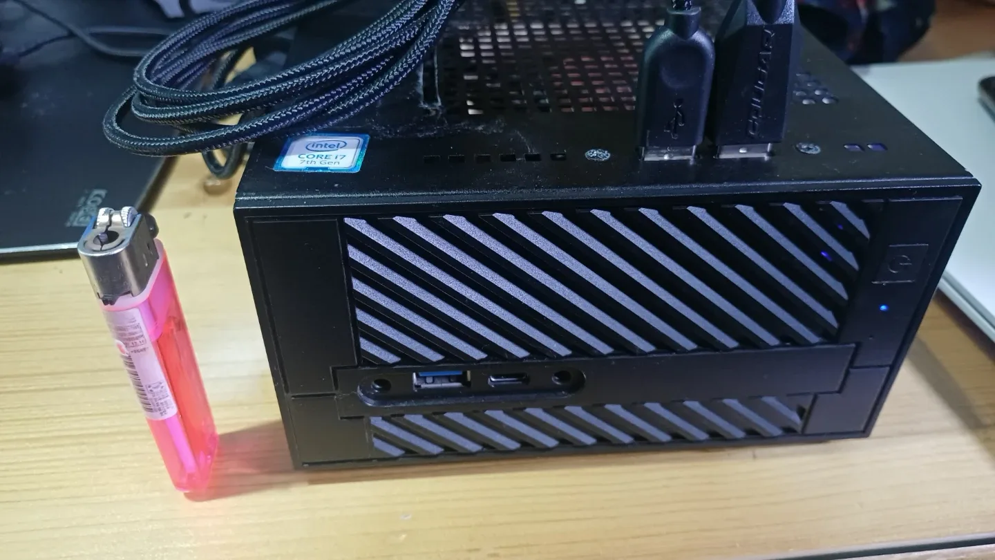 애즈락 데스크미니 i7-7700K 4.2GHz 32GB RAM