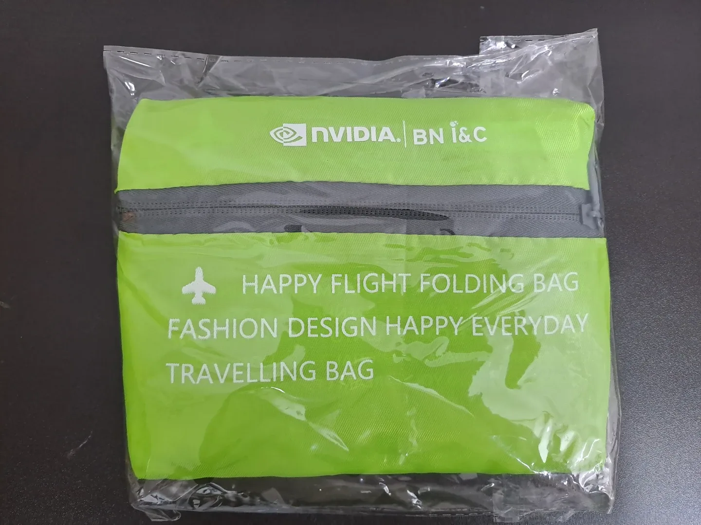 NVIDIA 폴딩 여행 가방 새상품