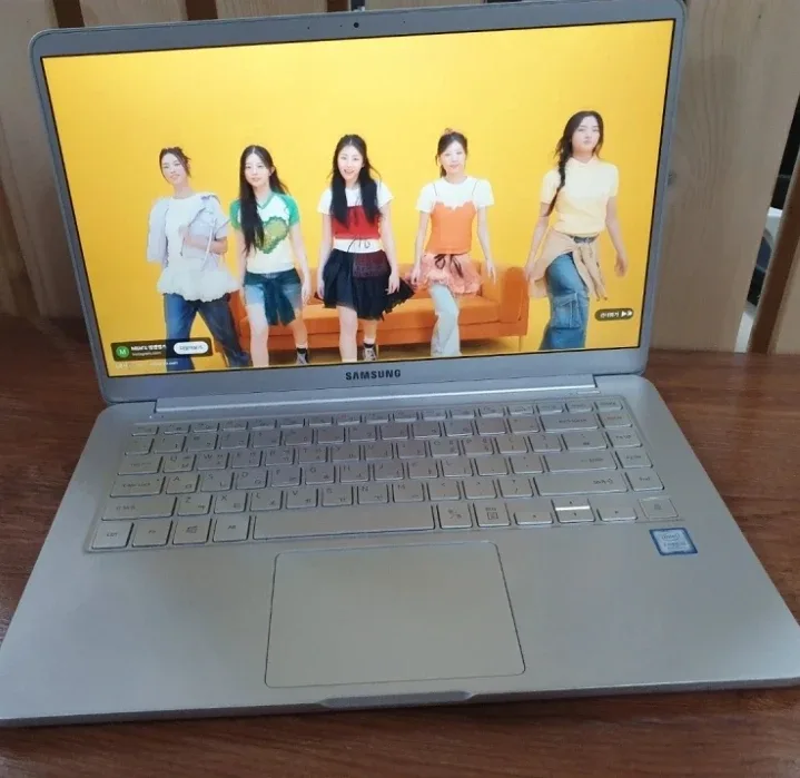 14인치~  Win11 상태 최상~  i5-8265U  삼성 초슬림 노트북 ~ / 정품설치