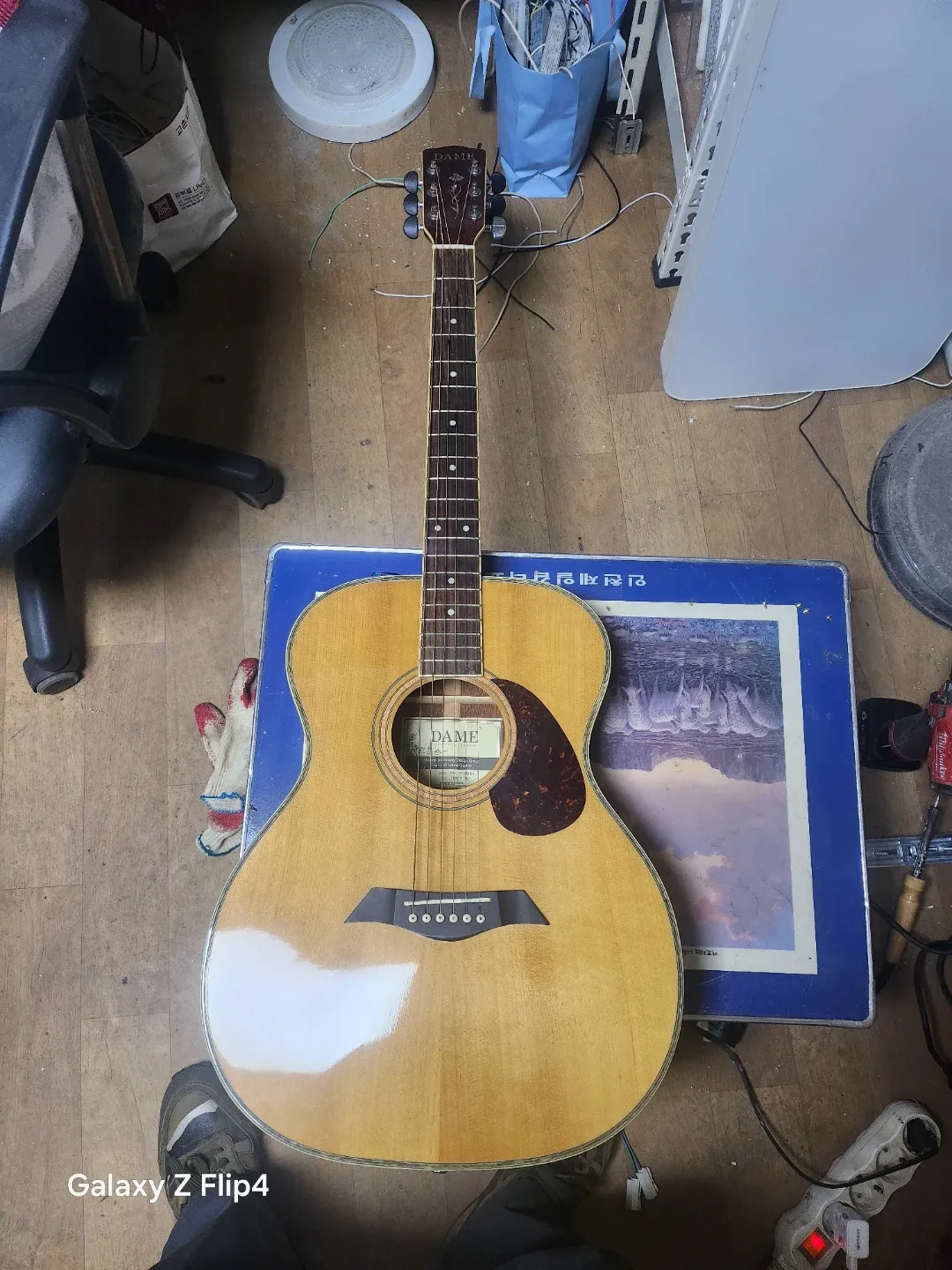 데임 IRIS M-100/NA 기타