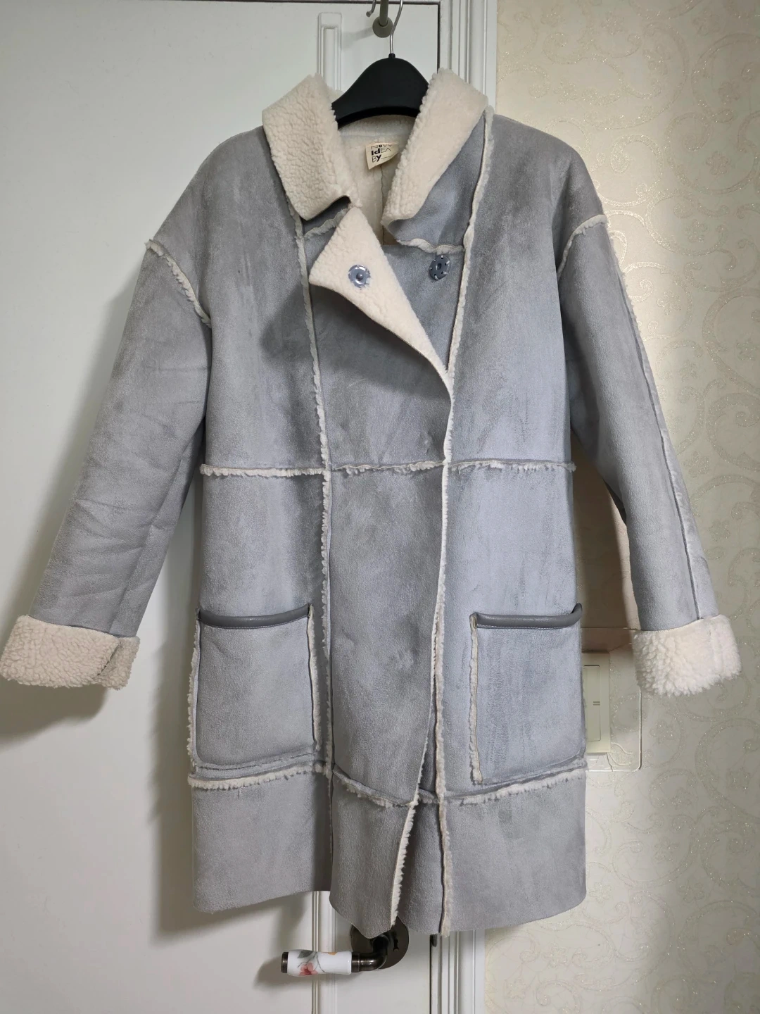 코인코즈 세련된 블루톤 페이크무스탕 | 여성의류 | 당근 중고거래