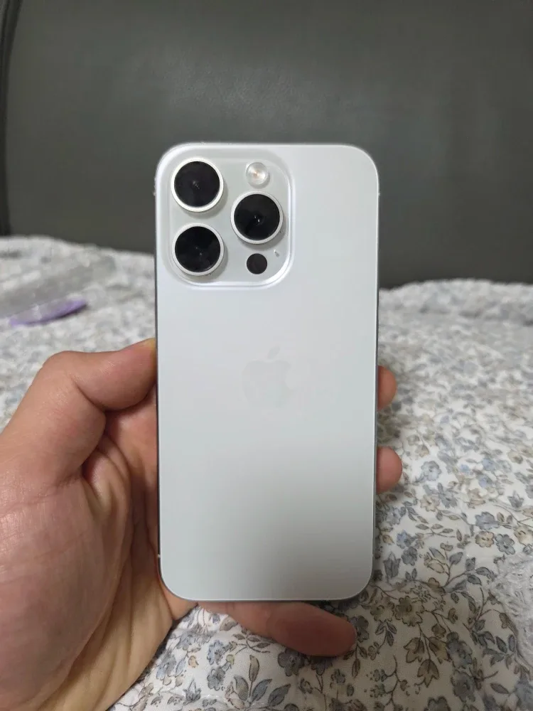 아이폰 15 Pro 화이트 512GB 판매합니다