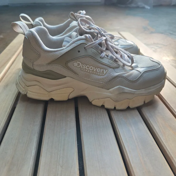 [상태괜찮은중고]디스커버리 아이보리 운동화 230