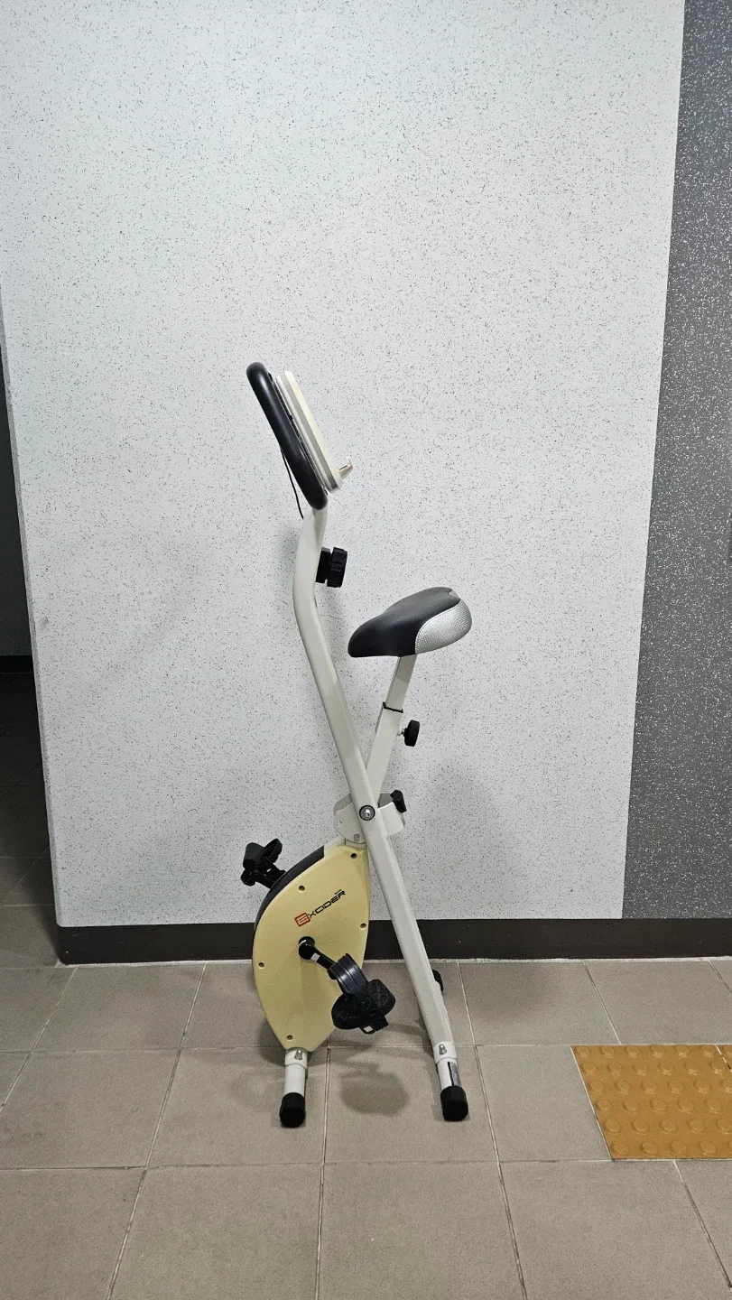 엑사이더 실내자전거 팝니다.