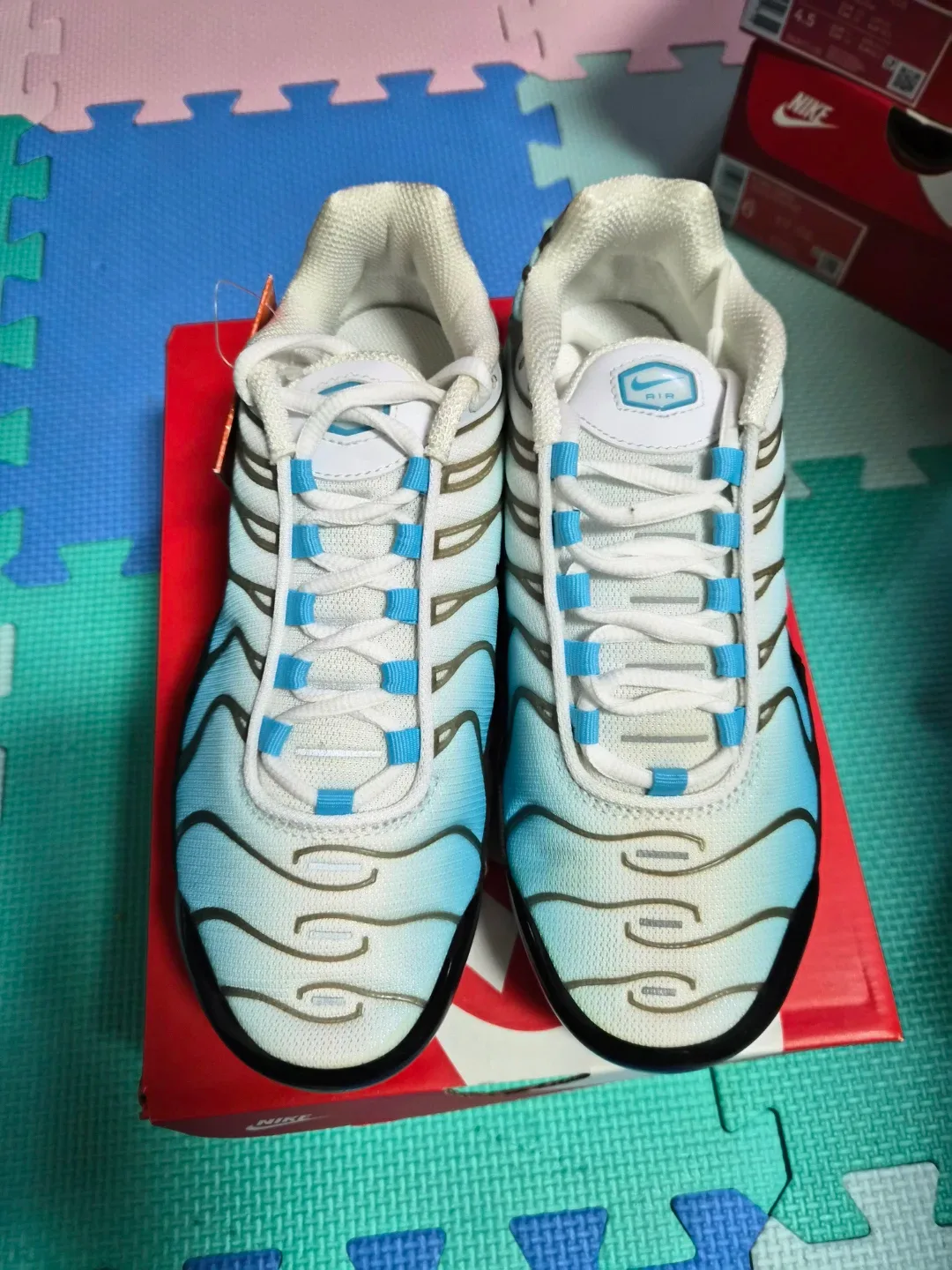 나이키 에어맥스 플러스 GS 230mm (새상품)