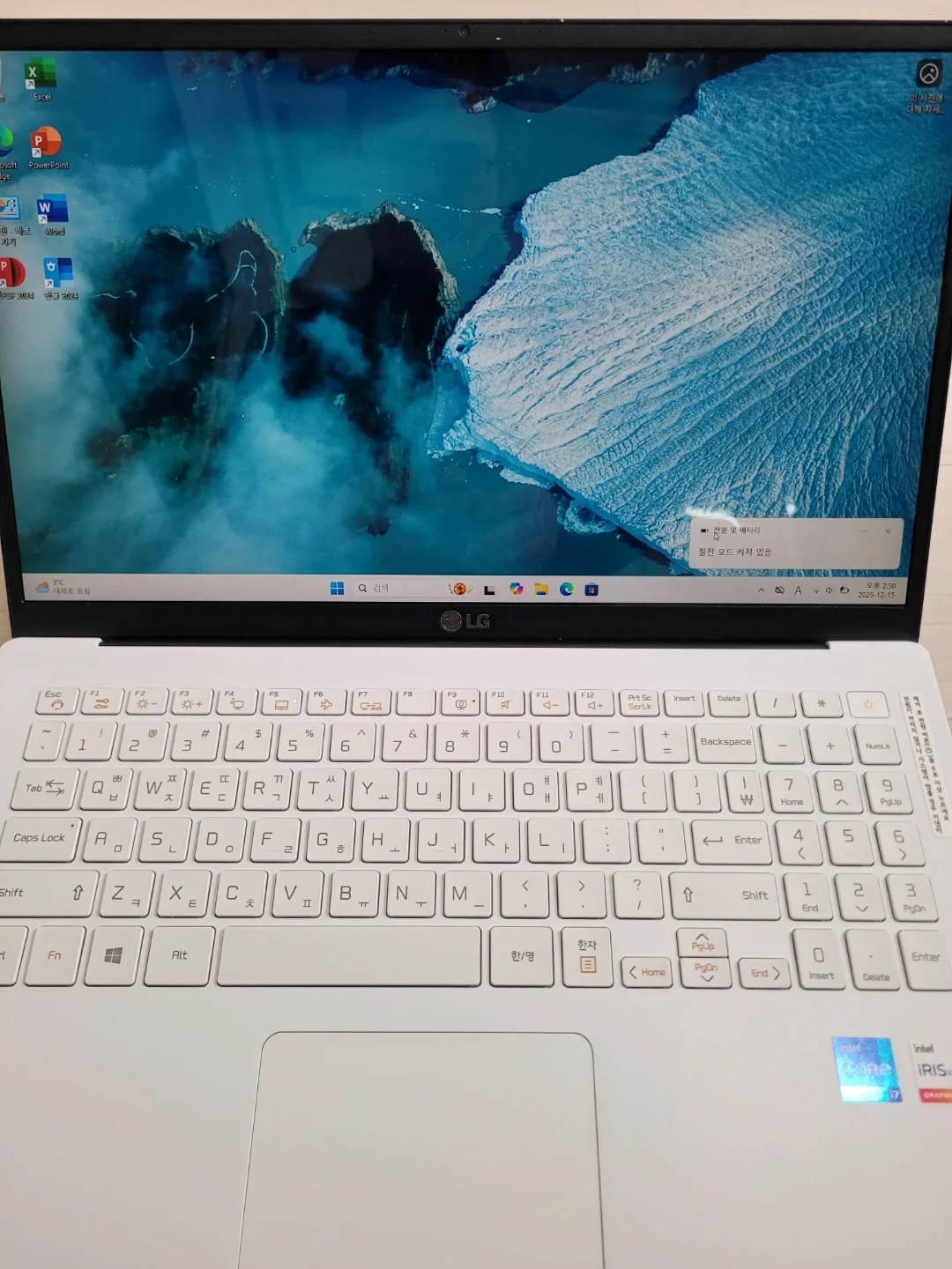 LG 그램 노트북 15인치, i7-11세대, 16GB RAM 판매해요