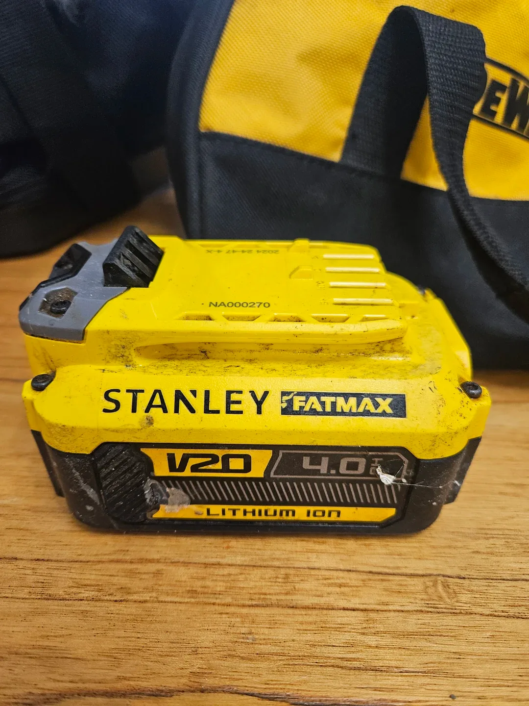 스탠리 FATMAX V20 4.0Ah 배터리